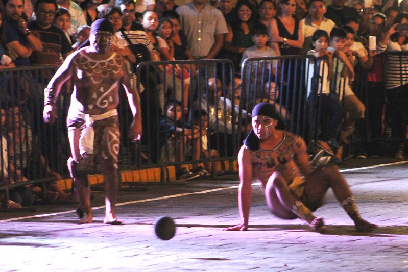 Representación del juego de pelota en Xcaret