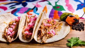 tradicionales tacos de cochinita