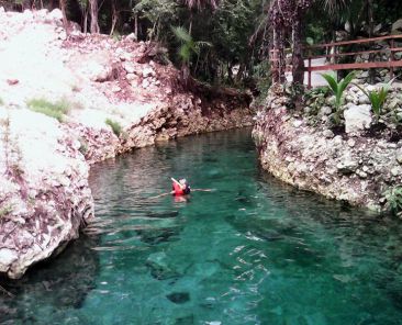 Cenote Kooleb Caab