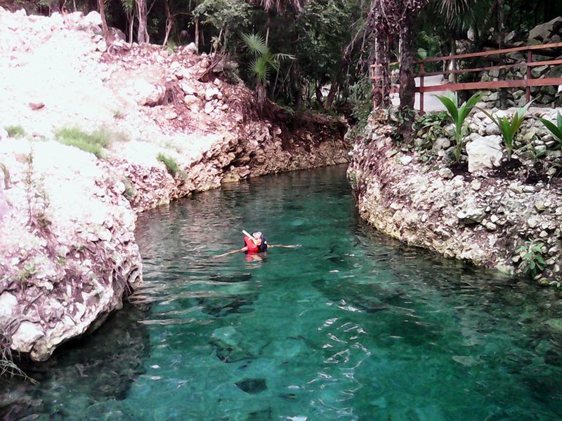 Cenote Kooleb Caab