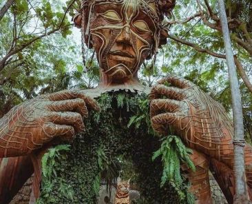 Escultura Ven a la luz en Tulum
