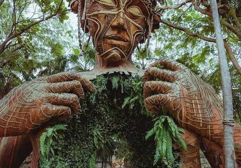 Escultura Ven a la luz en Tulum